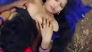 Mallu Aunty Forest Fuck And Kiss