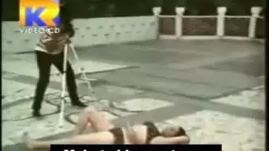 Telugu vamp artist jayalalitha in bikini