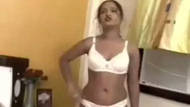 Bgrade Actress Undressing