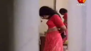 Desi Actress Aunty Changing Peeped upon masla – FSIBlog.com