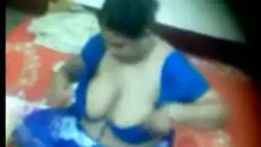 Saree aunty fucked son friends