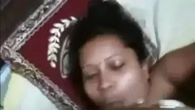 Indian ex-wife knows how to give amazing head 