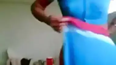 Absolutely Real ..Fucking Indian Maid!