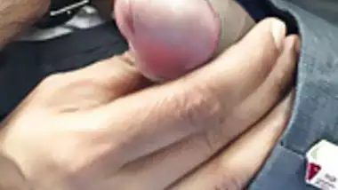 MILF giving me Handjob(quickie) in Car