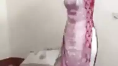 Muslim girl dancing non nude