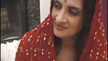 Sexy Anglo-Kashmiri Indian Pornstar