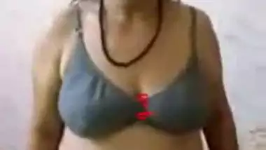 Indian aunty sex video of a matured spinster