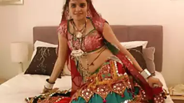 Gujarati Indian College Babe Jasmine Mathur Garba Dance