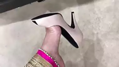 Desi MILFY sexy feet