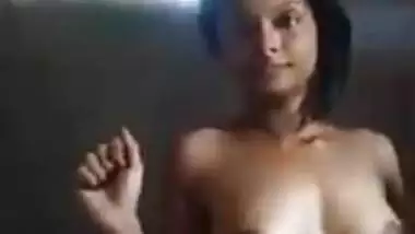 priya bengali horny girl showing boob and pussy