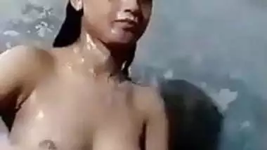 cute Sri Lankan fresh boobs desi girl bathing 