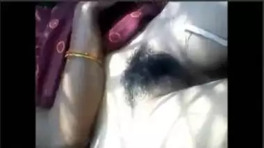 Sexy Marwadi Girl With Bush Says She Cums