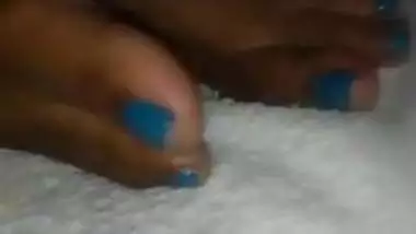 Cum on wife's sexy feet