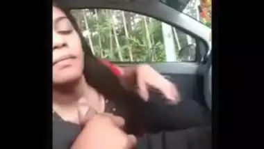 Delhi Girl’s Hot Blowjob Inside The Car