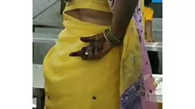 Bhabhi saree navel 