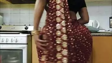 Indian bhabhi's HUGE ass 2