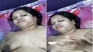 Today Exclusive- Sexy Desi Bhabhi Blowjob...