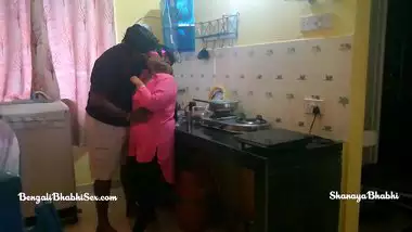 big ass bengali bhabhi having hot hardsex in kitchen