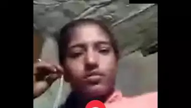 Desi Girl peeing in videocall