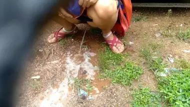 Desi Indian Milf Outdoor Pissing Video Compilation