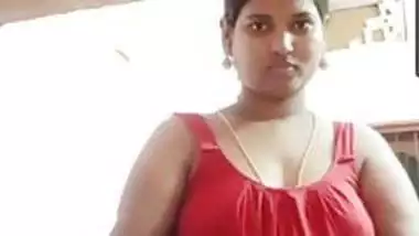 Madurai, Tamil sexy aunty in chimmies with hard nipples