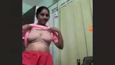 Bhabhi Showing Her Big boobs