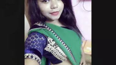 Hot Indian Girl Showing On Video Call 3 Clips Part 2