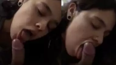 Beautiful gf Sucking Dick