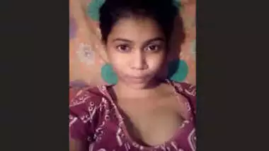 Cute Desi Girl Showing Boobs and Pussy