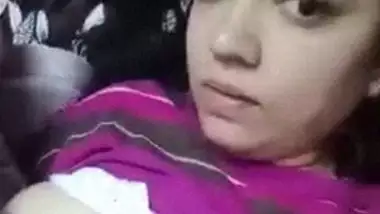 Indian teenage girl showing badi boobs