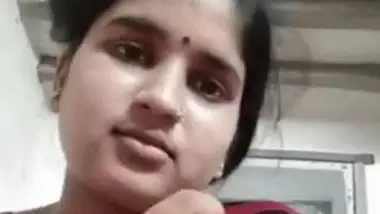 Chhindwara desi wife exposing butter boobs