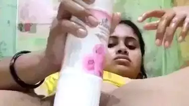 Desi babe using room freshener bottle to masturbate