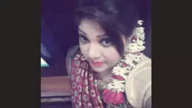 Sexy Desi Girl Showing Her Boobs on Video Call