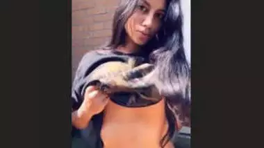 Paki GIrl Eman khan Showing Boobs