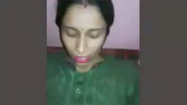 Cheating bhabhi fucking with lover’talking on phone too