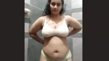 Super Hot Desi Girl New Leaked Clip