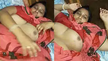 Horny Bhbai Showing Her Boobs And Pussy