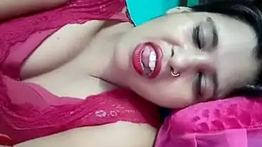 Desi girl Priya hot clevage in red nighty