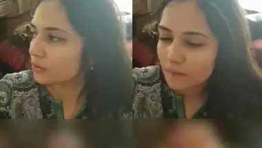 Beautiful Paki hotie sucking her lover’s dick video leaked