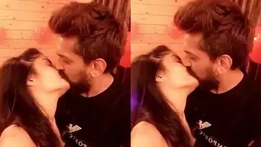 Desi gehana vashisth smooching BF