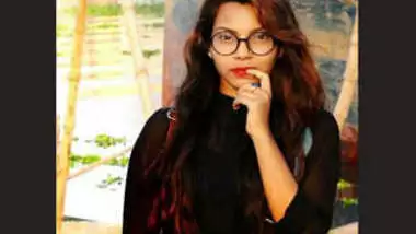 Bangladeshi Model Humya Tanvin Tuktuky Viral Nude Videocall Part 1