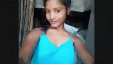 Desi Cute Girl Nude selfie pics and Videos