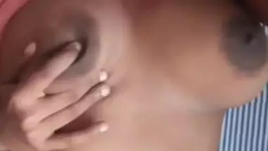 WONDERFUL SOUTH INDIAN GF PLAYING WITH HERSELF