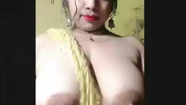 Tanker bhsbi show her big boob