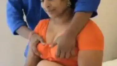 Mallu Aunty Boob Pressed