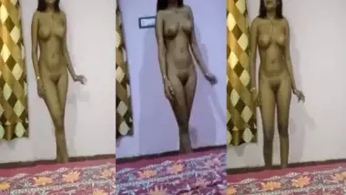 FSI nude video of a sexy Noida girl dancing nude