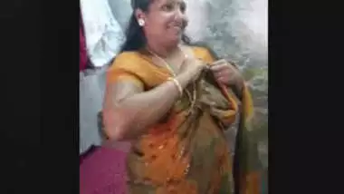 South Aunty Stripping Saree