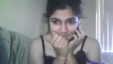 Desi girl live show to her bf through video call