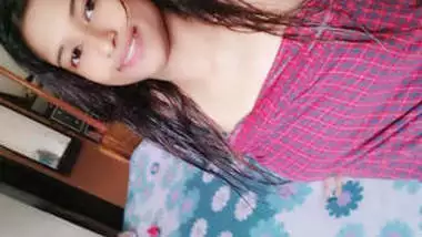 Cute Indian Girl Showing Boobs