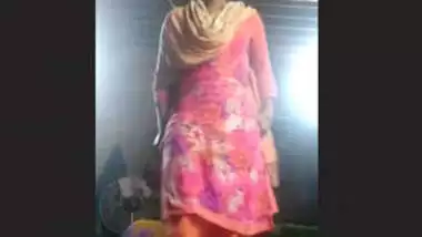 Horny Desi Salwar Teen Showing Pussy